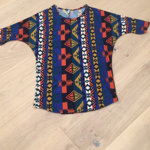 🛍️ • Stylish 3/4 Length Tribal Tunic - Picture 1 of 3
